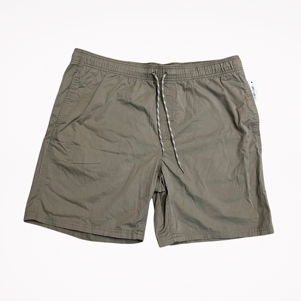 Amazon Essentials Tan and White Shorts